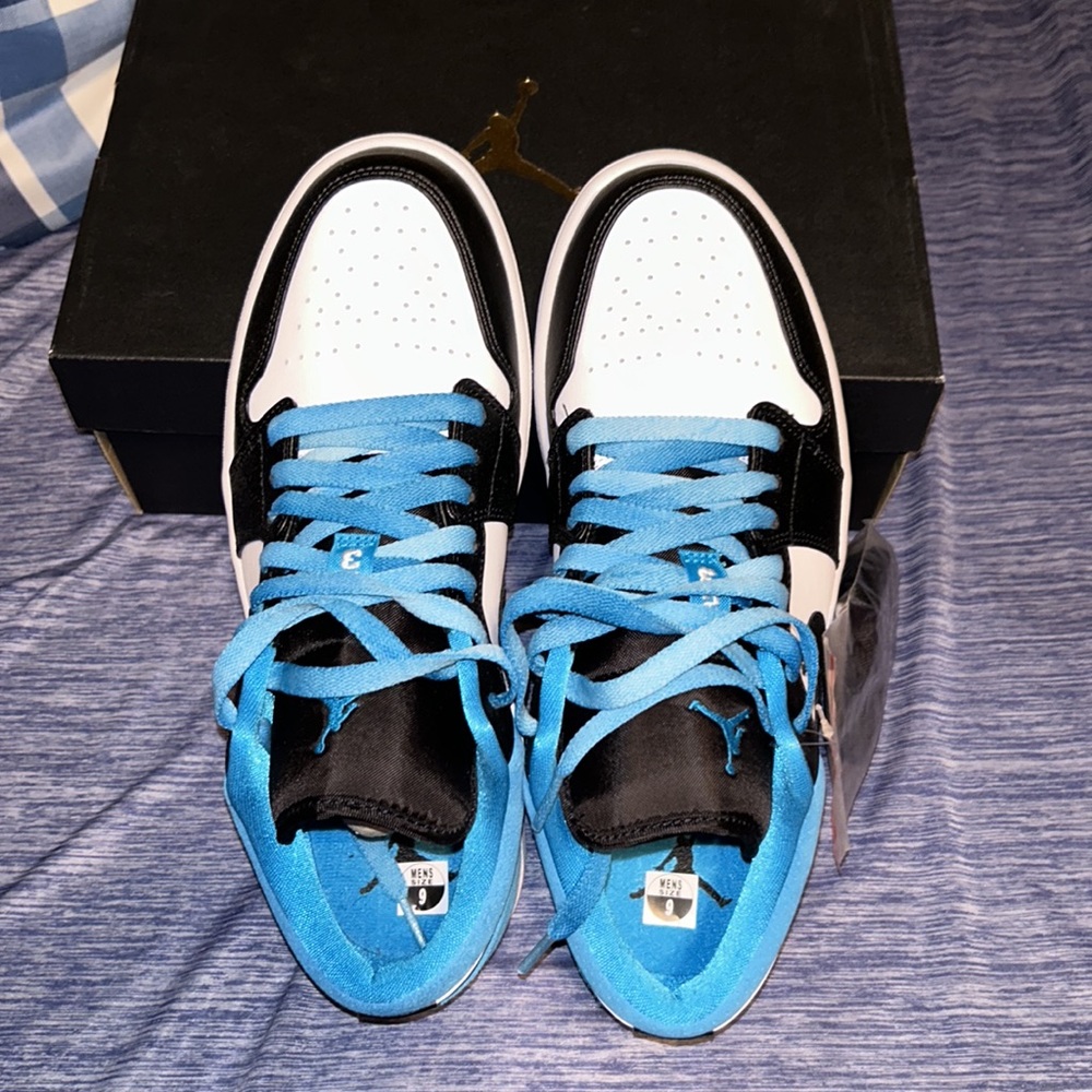Brand new Jordan 1 low se blue lasers size 9